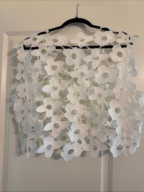 ANTHROPOLOGIE MAEVE. White Floral Applique Crochet Cover-Up